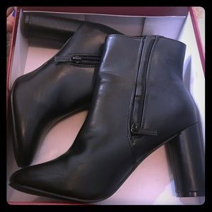 Breckelle’s Black Booties